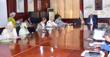 محافظ الأقصر يعقد لقاء لبحث مطالب ذوي الهمم ودمجهم بالمجتمع.. اعرف القرارات