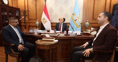 محافظ كفرالشيخ يبحث مع وفد الاتصالات مشروعات التحول الرقمي والتطوير المؤسسي