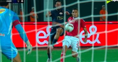 الشناوى يتصدى لركلة جزاء عبد الله السعيد والحكم يعيد التسديد