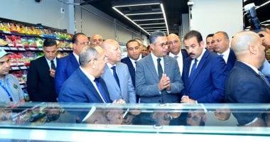 افتتاح أول 3 منافذ لمشروع "كاري أون" أكبر سلسلة تجارية لوزارة التموين تنفيذًا لتوجيهات القيادة السياسية بتطوير قطاع التجارة .. شريف فاروق : المشروع يحافظ على الدور الاجتماعي ويفر السلع بأسعار تنافسية