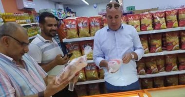 محافظ الغربية: ضبط 5.6 طن منتجات غذائية مخالفة خلال سبتمبر