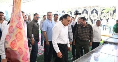 رئيس الوزراء يتفقد سوق اليوم الواحد للسلع الغذائية بأشمون