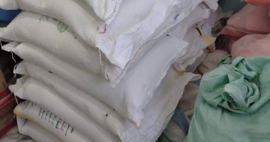 ضبط 3 أطنان دقيق بلدى داخل مخزن فى مركز الصف بالجيزة