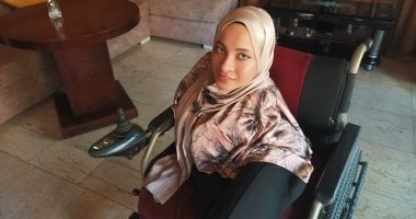 تفاصيل لقاء فتاة من ذوى الهمم ترسم بقدميها مع رئيس الوزراء فى المنوفية