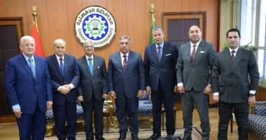 محافظ الدقهلية يستقبل وفد هيئة قضايا الدولة بالمنصورة لبحث عدد من الملفات القضائية