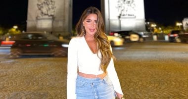 سارة سلامة توثق رحلتها إلى فرنسا بجلسة تصوير فى شوارع باريس