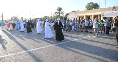 قنا تحتفل باليوم العالمى للسياحة من معبد دندرة.. صور