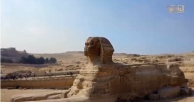الوثائقية: نقل آلاف الأطنان من الرمال يدويا لمدة عام لكشف تمثال أبو الهول