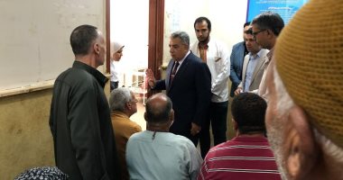 زيارة مفاجئة من محافظ الدقهلية لعيادة التأمين الصحى بالسنبلاوين