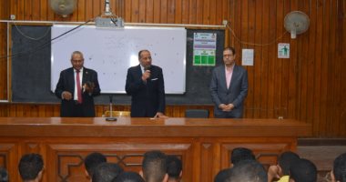 نائب رئيس جامعة الأزهر للوجه القبلى يتابع انتظام الدراسة بكلية الشريعة بأسيوط