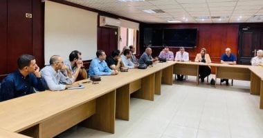 وكيل صحة سوهاج تبحث مع مديرى المستشفيات خطة خفض معدلات الولادة القيصرية