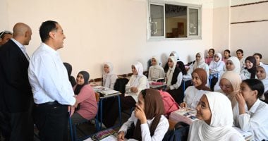 رئيس الوزراء يغير مسار جولته بالمنوفية ويتفقد مدرسة إعدادية للبنات بأشمون