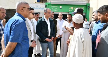 محافظ الفيوم يتابع خطة نقل الباعة الجائلين من ميدان إطسا إلى منطقة أرض الصهريج