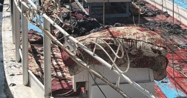السيطرة على حريق مركب نيلى أسفل كوبرى عباس بالمنيل.. صور
