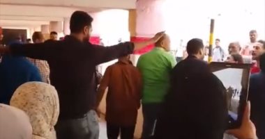 مديرية التعليم بالجيزة تحقق فى فيديو اعتداء أسرة على معلم داخل المدرسة