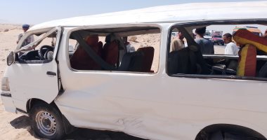 وفاة أحد مصابى انقلاب ميكروباص بقنا.. وارتفاع عدد الضحايا لـ4 وفيات وإصابة 14