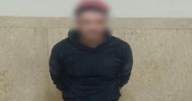 بلطجى يعتدى على سائق توك توك بسلاح أبيض فى الجيزة.. والأمن يضبطه