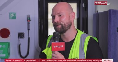 الإعلامي محمد شردي يجري جولة داخل عربات القطار الكهربائي السريع ويلتقي رئيس التشغيل التجريبي