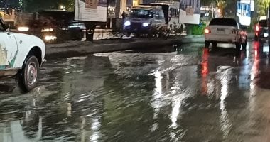 شلل مرورى بطريق كورنيش النيل بمدينة أسوان بعد كسر خط مياه