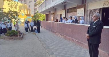 مدير تعليم القليوبية يفاجئ مدارس إدارة بنها التعليمية ويشارك بطابور الصباح