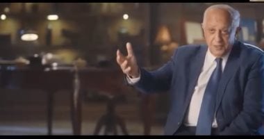 حسن المستكاوى يبكى خلال حديثه عن ذكريات حرب أكتوبر على الوثائقية.. فيديو