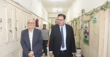 القائم بأعمال عميد طب طنطا يتفقد تجهيزات معمل السموم والمخدرات بقسم الطب الشرعى