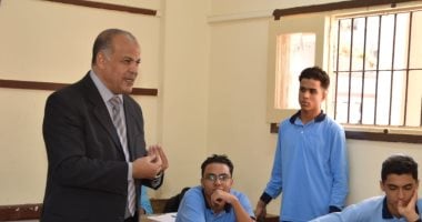 مدير تعليم بورسعيد يناقش طلاب الصف الأول الثانوى حول نظام البكالوريا