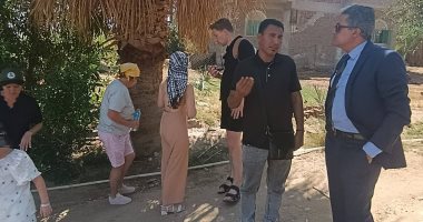 مدير مشروع الدعم الفنى بالتنمية المحلية يتفقد قرية البعيرات .. صور