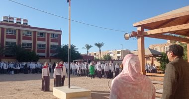 مدير تعليم جنوب سيناء يتابع انتظام الدراسة فى مدرسة الزهور الثانوية بطور سيناء