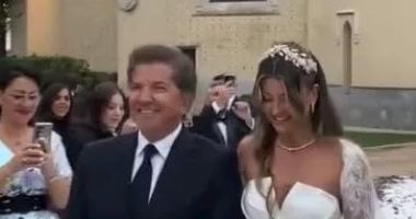 وليد توفيق من أغنية كبرت البنوتة لاحتفاله بزفاف ابنته X صور