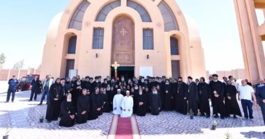 البابا تواضروس يلتقى رهبان دير الأنبا هرمينا بأسيوط