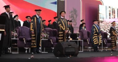 جامعة هارتفوردشاير البريطانية تحتفل بتخريج الدفعة الثالثة من طلابها.. صور