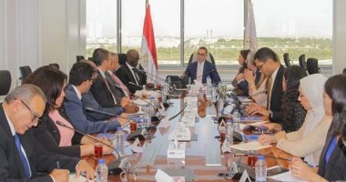 وزير الاستثمار يبحث مع وفد البنك الدولى تعزيز فرص التنمية الاقتصادية