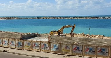 الإسكندرية تشهد تنفيذ مشروعات الحماية البحرية فى أكثر المناطق المعرضة للخطورة بـ"سيدى بشر".. المشروع لمواجهة الأمواج العالية بنوات الشتاء.. ويمتد بطول 2 كيلومتر من بير مسعود لـ السرايا.. صور