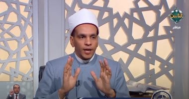 ما حكم الصلاة بالحركات فقط دون قراءة؟.. أمين الفتوى يجيب أحد ذوى الهمم