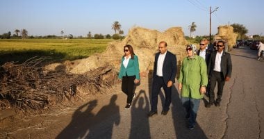 وزيرة التنمية المحلية فى جولة مفاجئة لمنظومة جمع قش الأرز بالدقهلية والقليوبية