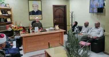 رئيس منطقة الأقصر الأزهرية يناقش آليات الانضباط بالعملية التعليمية داخل المعاهد الأزهرية