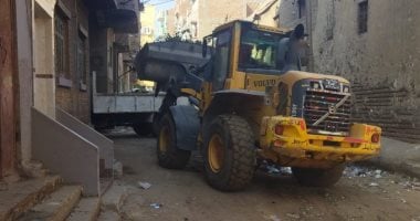 تكثيف حملات النظافة لإزالة تراكمات القمامة والمخلفات بقرى مركز أبوتيج بأسيوط
