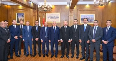 النائب العام يزور نيابتي شمال وشرق القاهرة الكليتين ويلتقي عددًا من أعضائهما