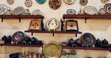 شاهد تجهيزات قطاع الفنون التشكيلية للمشاركة بمعرض تراثنا للحرف التراثية