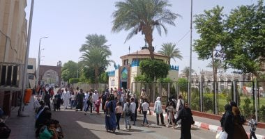توافد المصلين على مسجد سيدي عبد الرحيم القنائي.. فيديو