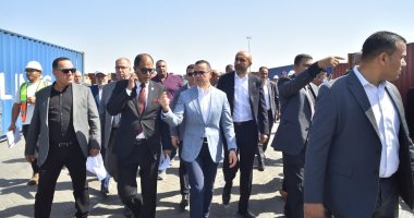 وزير الاستثمار يتفقد لجان الفحص لتطبيق منظومة الإفراج الجمركي المتكامل