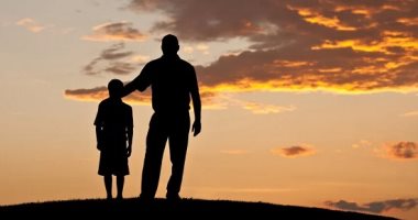 5 خطوات تساعد الأب على الموازنة بين العمل والأسرة