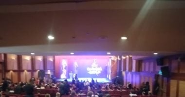 انطلاق مهرجان نقابة المهن التمثيلية وسط حضور نجوم الفن.. صور