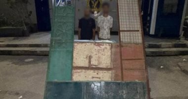 ضبط لصَّى مقابر بحلوان بحوزتهما مخدرات وأبواب حديدية مسروقة