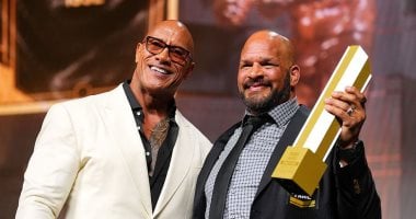 المصارع مارك كير من المجد للسقوط ثم التعافى فى فيلم "The Smashing Machine"