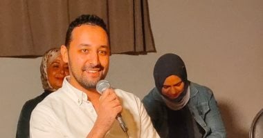 الزميل عمار محسن يشارك فى ليلة حكى "أوضة وصالة" لفرقة باب الحكايات