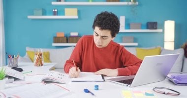 إزاى تتعاملى مع الضيوف المفاجئين وقت الدراسة؟.. 5 نصائح لاستقبالهم