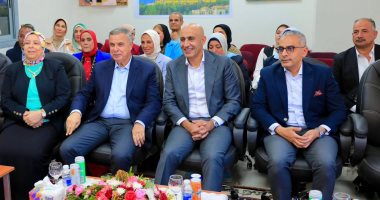 افتتاح 9 مدارس جديدة بالمحافظة عبر "الفيديو كونفرانس"