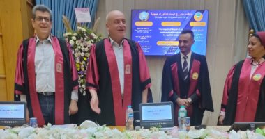 الباحث عمر عزت يحصل على درجة الدكتوراه المهنية فى إدارة الأعمال